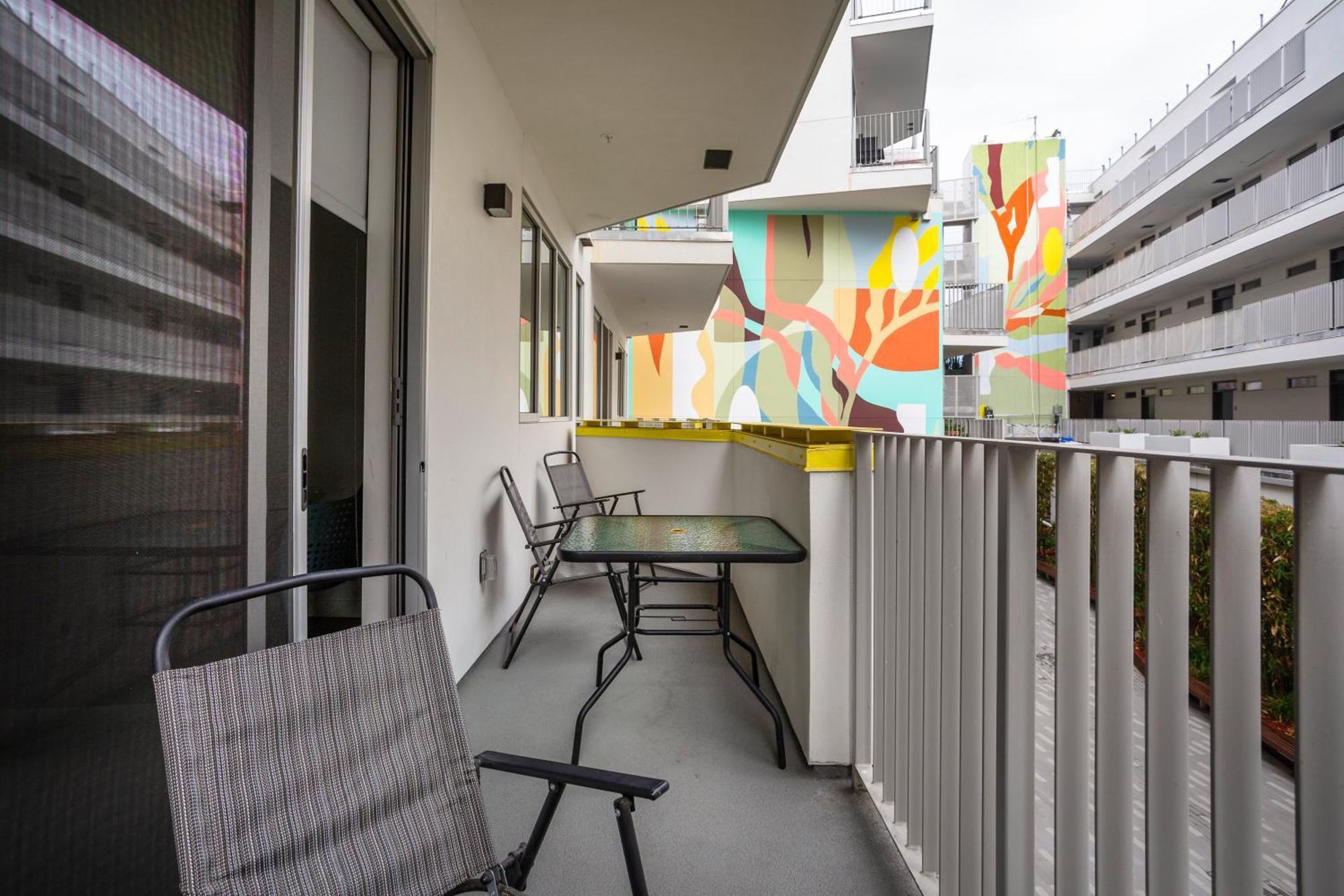 Capsulehotel Landmark Management West La