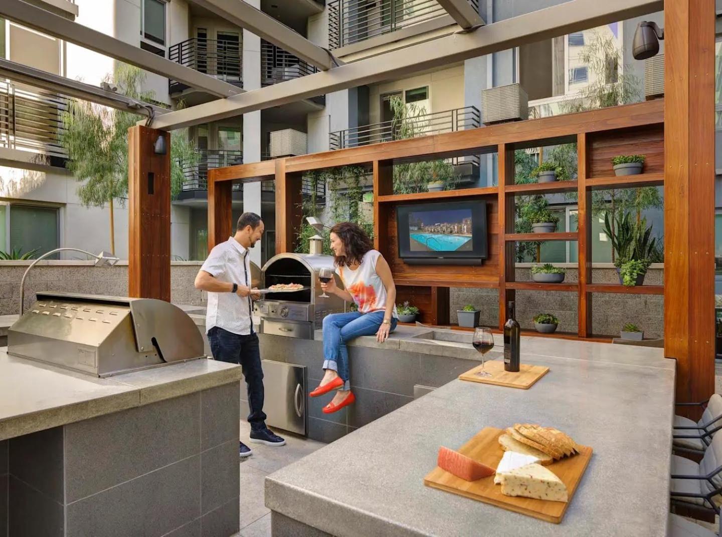 Landmark Management West La * Los Angeles