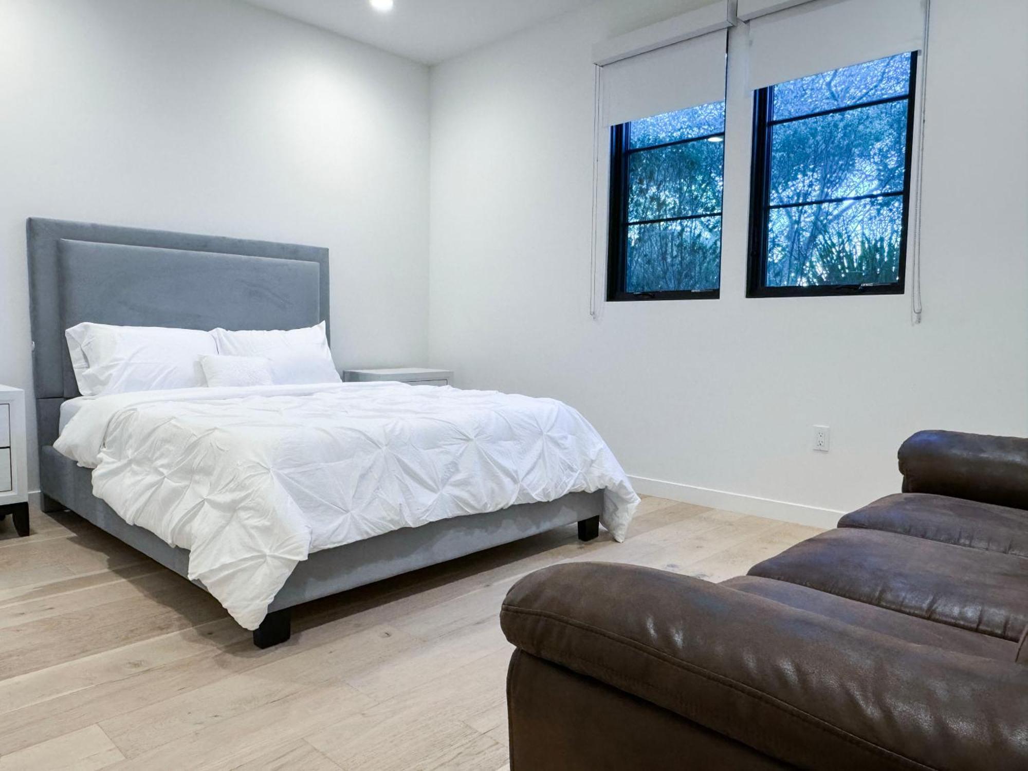Landmark Management West La Kapselhotel